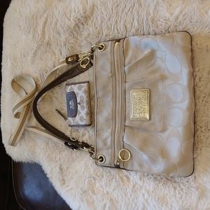 Vintage Coach two-piece set crossbody bag& key ring change wallet.